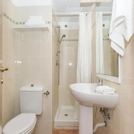 Spacious With Balcony On The Eastern Coast Of Corsica Appartamento Cateraggio