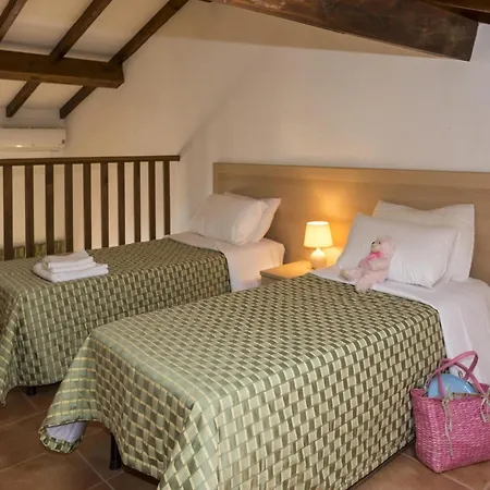 Spacious With Balcony On The Eastern Coast Of Corsica Cateraggio