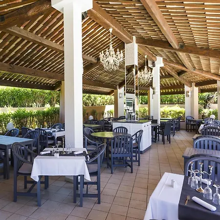 Spacious With Balcony On The Eastern Coast Of Corsica Appartamento
